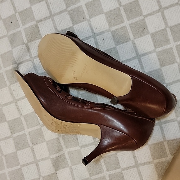 Shoes - Picture 4 of 5